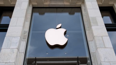 A closed Apple Store in Washington, DC, on April 29, 2020, ahead of their expected first quarter earnings report after market close on April 30. (Photo by SAUL LOEB / AFP) (Photo by SAUL LOEB/AFP via Getty Images)