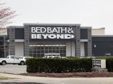 WESTBURY, NEW YORK - MARCH 20: A general view of the Bed Bath & Beyond sign as photographed on March 20, 2020 in Westbury, New York. (Photo by Bruce Bennett/Getty Images)