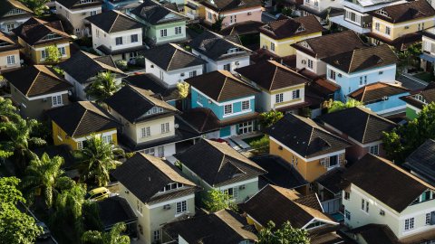 Un inmigrante indocumentado puede cumplir su sueño americano de comprar una casa sin problema.