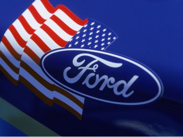 13 Oct 2001:  A detail shot of the Ford logo with an American Flag during the Honda Grand Prix of Monterey, featuring the Shell 300, part of the CART FedEx Championship Series at the Mazda Raceway at Laguna Seca in Monterey, California.Mandatory Credit: Darrell Ingham  /Allsport