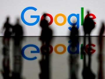 This illustration picture shows the US multinational technology and Internet-related services company Google logo on February 14, 2020 in Brussels. (Photo by Kenzo TRIBOUILLARD / AFP) (Photo by KENZO TRIBOUILLARD/AFP via Getty Images)