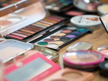 Lucir un increíble maquillaje a precios económicos es posible con varios tips de ahorro.