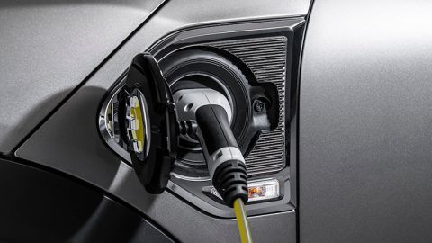 La gasolina es más cara que la electricidad, incluso ahora que está barata.