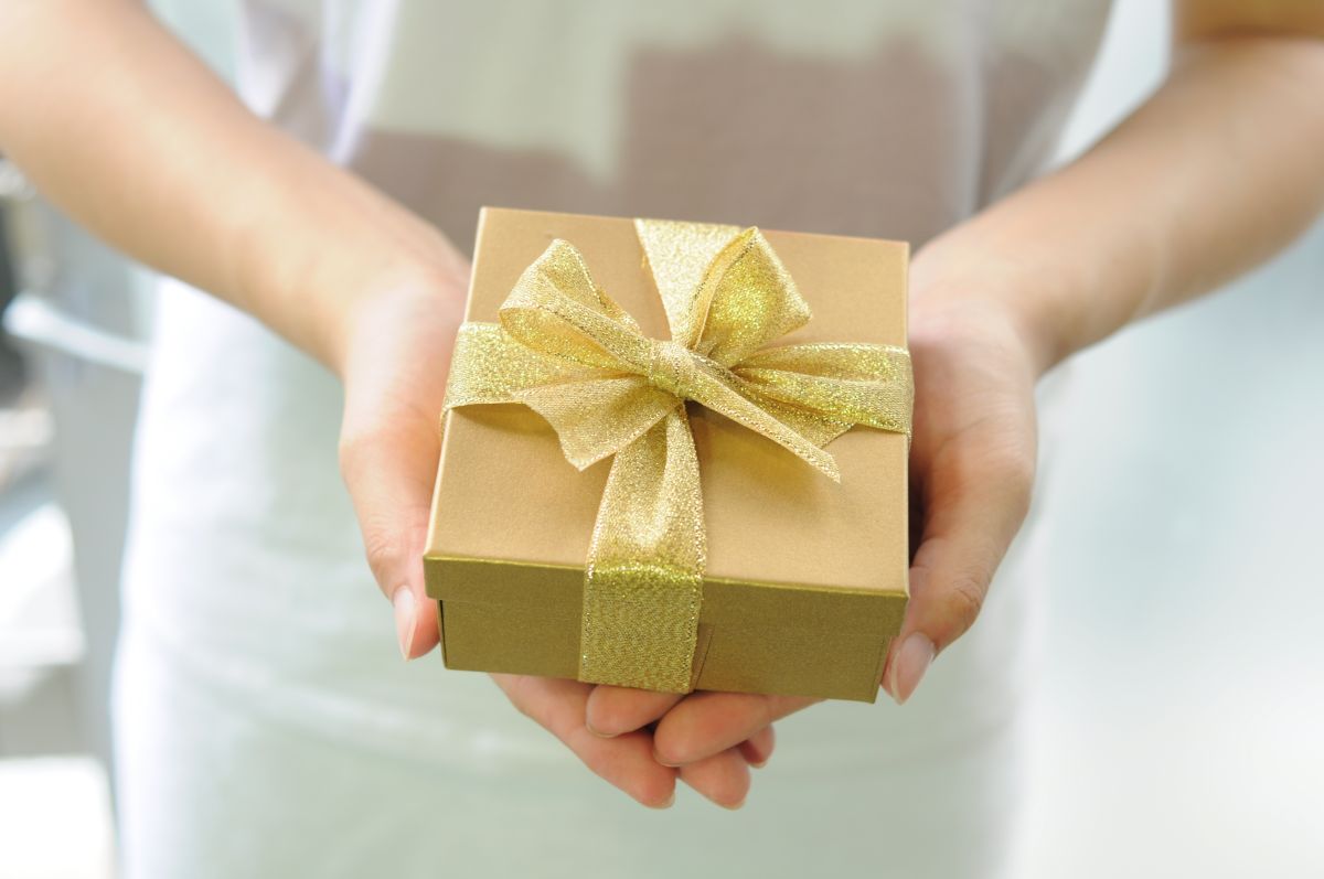 Tú mismo puedes hacer los regalos para tus seres queridos y así gastar menos. 