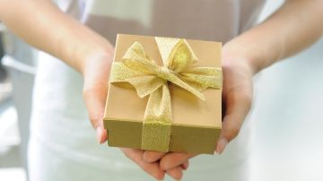 Tú mismo puedes hacer los regalos para tus seres queridos y así gastar menos.