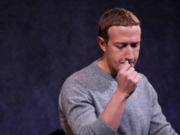 El fundador de Facebook y su CEO, Mark Zuckerberg se volvió multimillonario desde los 23 años.