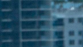 Cientos de personas visitan las playas de Miami Beach este miércoles.