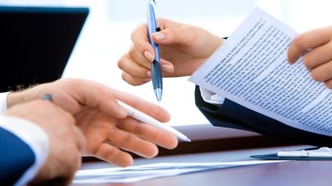 Si posees documentos que puedan probar tu residencia e identidad, podrás abrir una cuenta fácilmente.