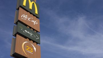 A partir del 22 de junio, unas mil tiendas de McDonald's en Estados Unidos permitirán a los clientes sentarse en una mesa.