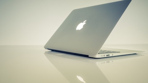 Apple es una de las compañías que tiene vacantes en este momento.