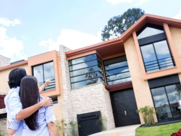 Comprar casa es una de las decisiones financieras más importantes en la vida de cualquier persona.