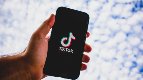 Elige un tema divertido o de algo que conozcas bastante y comienza a crear contenido para esta divertida red social.
