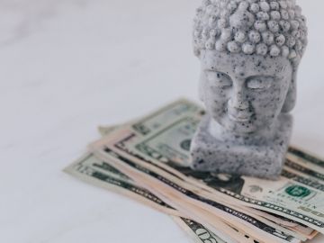 Las emociones y el control de impulsos son factores determinantes para tus finanzas personales.
