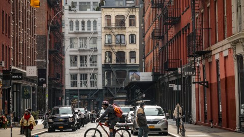 NEW YORK, NY - MARCH 13: A view of 29 Howard Street (at back, in center), where Paul Manafort reportedly purchased a condo unit in 2012, in the SoHo neighborhood of Manhattan, March 13, 2019 in New York City. Manafort, President Trump's former campaign chairman, has been charged in New York with mortgage fraud and more than a dozen other state felonies. This property on Howard Street was reportedly one of several involved in the mortgage fraud charges. (Photo by Drew Angerer/Getty Images)