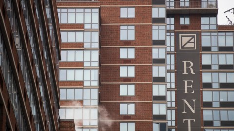 NEW YORK, NY - JANUARY 11: A view of an apartment building in the Chelsea neighborhood in Manhattan, January 11, 2018 in New York City. According to a real estate report released on Thursday, apartment rents in Manhattan fell the most in almost four years, falling around 2.7 percent from the median rent price a year ago. It was the biggest annual decline since February 2014. The median monthly rent in Manhattan now sits at $3295. (Photo by Drew Angerer/Getty Images)