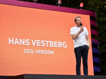 NEW YORK, NEW YORK - SEPTEMBER 28: Verizon CEO Hans Vestberg speaks onstage during the 2019 Global Citizen Festival: Power The Movement in Central Park on September 28, 2019 in New York City. (Photo by Theo Wargo/Getty Images for Global Citizen)