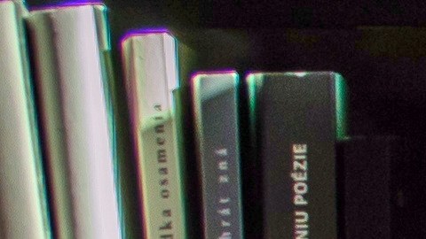 Donar libros es una acto que beneficia la educación de muchas personas.