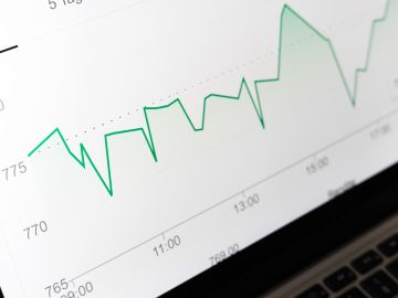 Los bancos en línea son muy competitivas en el mundo de las cuentas de ahorro con altos rendimientos.