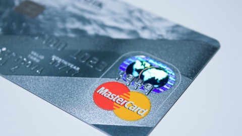 Mastercard ingresa al mundo de la criptomoneda para garantizar las transacciones de sus clientes.