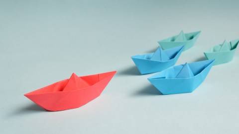Sobresalir en el equipo por el simple hecho de ayudar a los demás es una de las virtudes de los nuevos líderes.