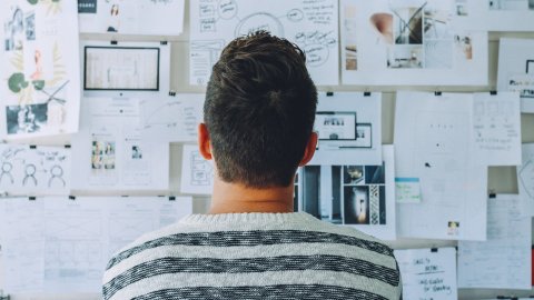 Aunque parece difícil entrar a un nuevo terreno laboral, debes saber que tienes mucho conocimiento que puede transferirse a otro campo.
