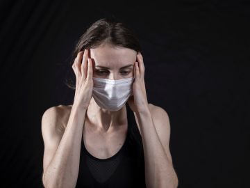 La ansiedad y el estrés ha aumentado entre los estadounidenses por la presencia del COVID-19, pero puedes controlarlos.