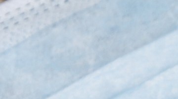 Retirar dinero de una cuenta de jubilación por el COVID-19 puede no ser tan buena idea como piensas. Ve lo que debes contemplar para que no te afecte tanto.