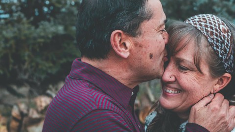 Las declaraciones de impuestos por pareja también pueden ayudarte a obtener un mayor beneficio del Seguro Social para ambos.