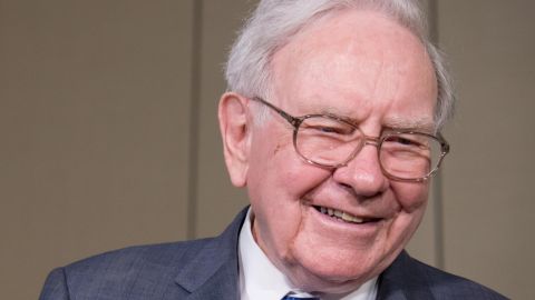 Warren Buffett es uno de los más grandes inversores estadounidenses y millonarios del mundo.