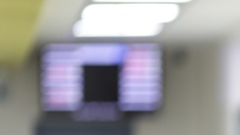 Un asistente trabaja de cerca con el médico, pero en tareas relacionadas a la oficina, como contestar teléfono, recibir a los pacientes, actualizar registros médicos o completar formularios.