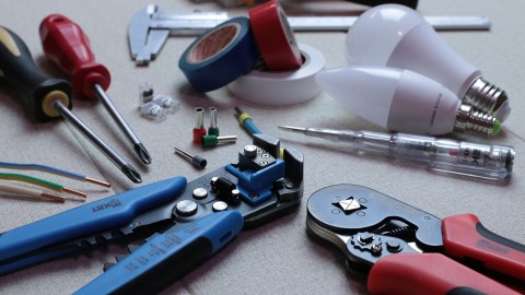 Si eres el mejor para reparar cosas en casa, entonces podrías iniciar tu propio negocio de mantenimiento en tu zona.