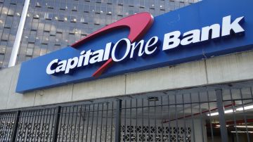 Capital One es uno de los bancos más competitivos, sin tarifas por servicio y buenas tasas de rendimiento.