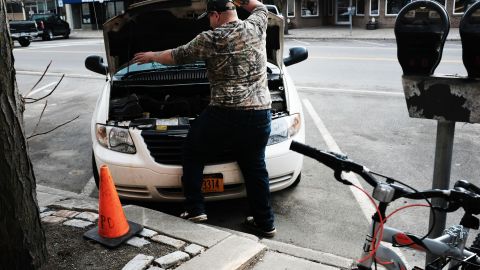 El adecuado mantenimiento del coche es la mejor forma de retrasar su devaluación.