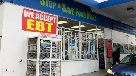 Cada vez más establecimientos se suman para recibir pagos a través de las EBT, o lo que es lo mismo, cupones de descuento.