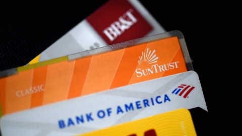 Las deudas de tarjetas de crédito pueden convertirse en impagables.