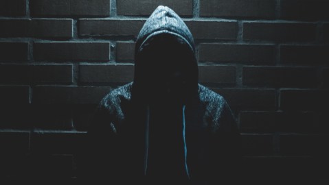 Los estafadores no aprovechan su anonimato y captan la confianza de sus víctimas para robarles su dinero.