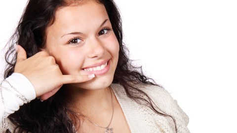 Hacer una llamada telefónica te puede ayudar, sólo revisa a dónde tienes que hacerlo.