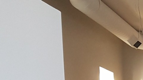 El simple hecho de pintar una casa la puede revitalizar hasta el punto de aumentar su valor si la quieres vender.