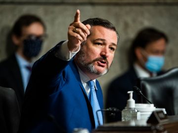 WASHINGTON, DC - JUNE 03: U.S. Sen. Ted Cruz (R-TX) questions former Deputy Attorney General Rod Rosenstein at hearing of the Senate Judiciary Committee on Capitol Hill on June 03, 2020 in Washington, DC. The Republican-led panel is exploring issues raised with warrants issued in the FBI investigation, code named Crossfire Hurricane at the time, of Trump campaign officials in the 2016 presidential race. (Photo by Jim Lo Scalzo-Pool/Getty Images)