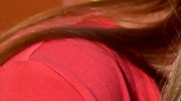 Trata de controlar la situación desde antes que te sientes frente a la computadora, es decir si va a jugar o a comer, que tenga todo al alcance para que no tenga que buscarte.