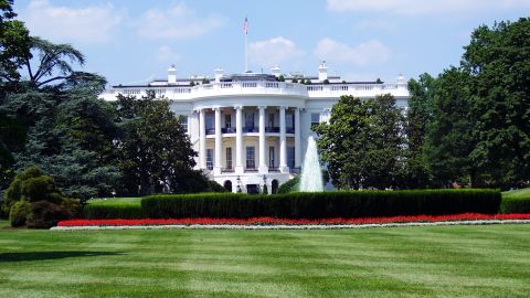 Desde la Casa Blanca, el presidente Donald Trump envió una propuesta que espera el Congreso la alege