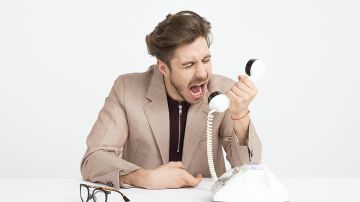 Las llamadas telefónicas son el método por excelencia utilizados por los cobradores de deudas.
