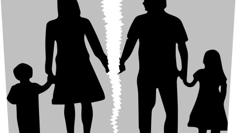 La clave para que los padres de un mismo hijo cobren el cheque de beneficiario está en el divorcio.
