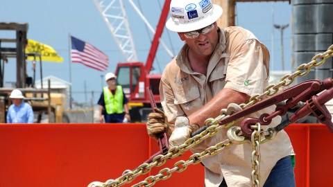 De acuerdo al Informe de Energía y Empleo de Estados Unidos, los trabajos petroleros pagan más del 40% sobre el promedio nacional.