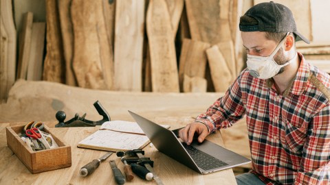 El multiempleo es necesario para cubrir las necesidades en estas ciudades.