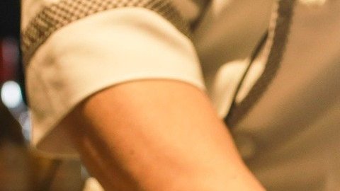 Hay empleos abiertos al público como cocinero, bartender, camarero, asistente de alimentos y bebidas, empleado de ventas, entre otros más.