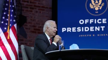 WILMINGTON, DELAWARE - NOVEMBER 19:   U.S. President-elect Joe Biden holds a virtual meeting with the National Governors Association's executive committee at the Queen Theater on November 19, 2020 in Wilmington, Delaware. Mr. Biden and his advisors continue the process of transitioning to the White House.  (Photo by Joe Raedle/Getty Images)
