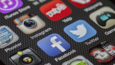 Las agencias de cobranza ahora pueden comunicarse contigo a través de redes sociales.
