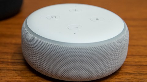 La bocina Echo Dot, insignia del ecosistema Amazon, tiene $20 dólares de descuento.