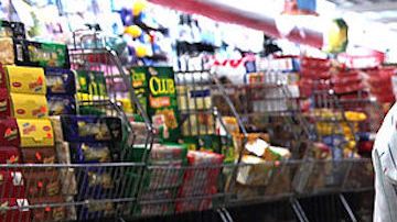 Las tiendas de a dólar han reducido costos al construir su propia red de distribución.